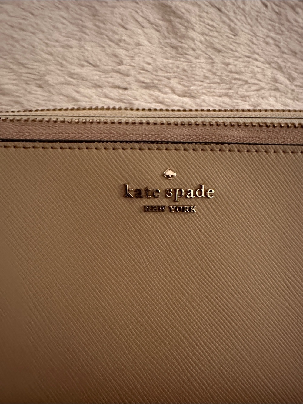 kate spade large beige saffiano zip-around wallet with silver logo - Picture 7 of 9